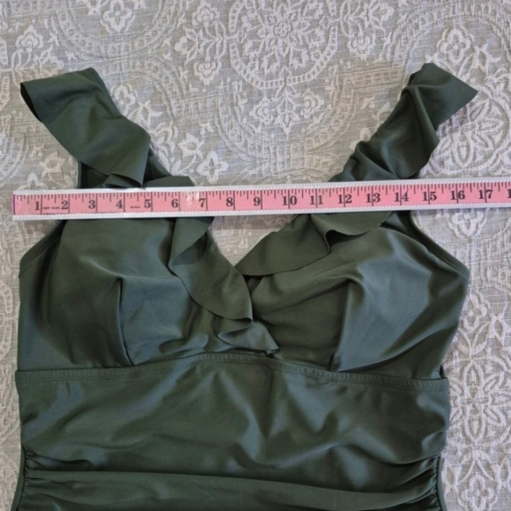 Cupshe Olive Green Ruffle V-Neck Ruched One Piece Swimsuit 1X NWT - Picture 6 of 9